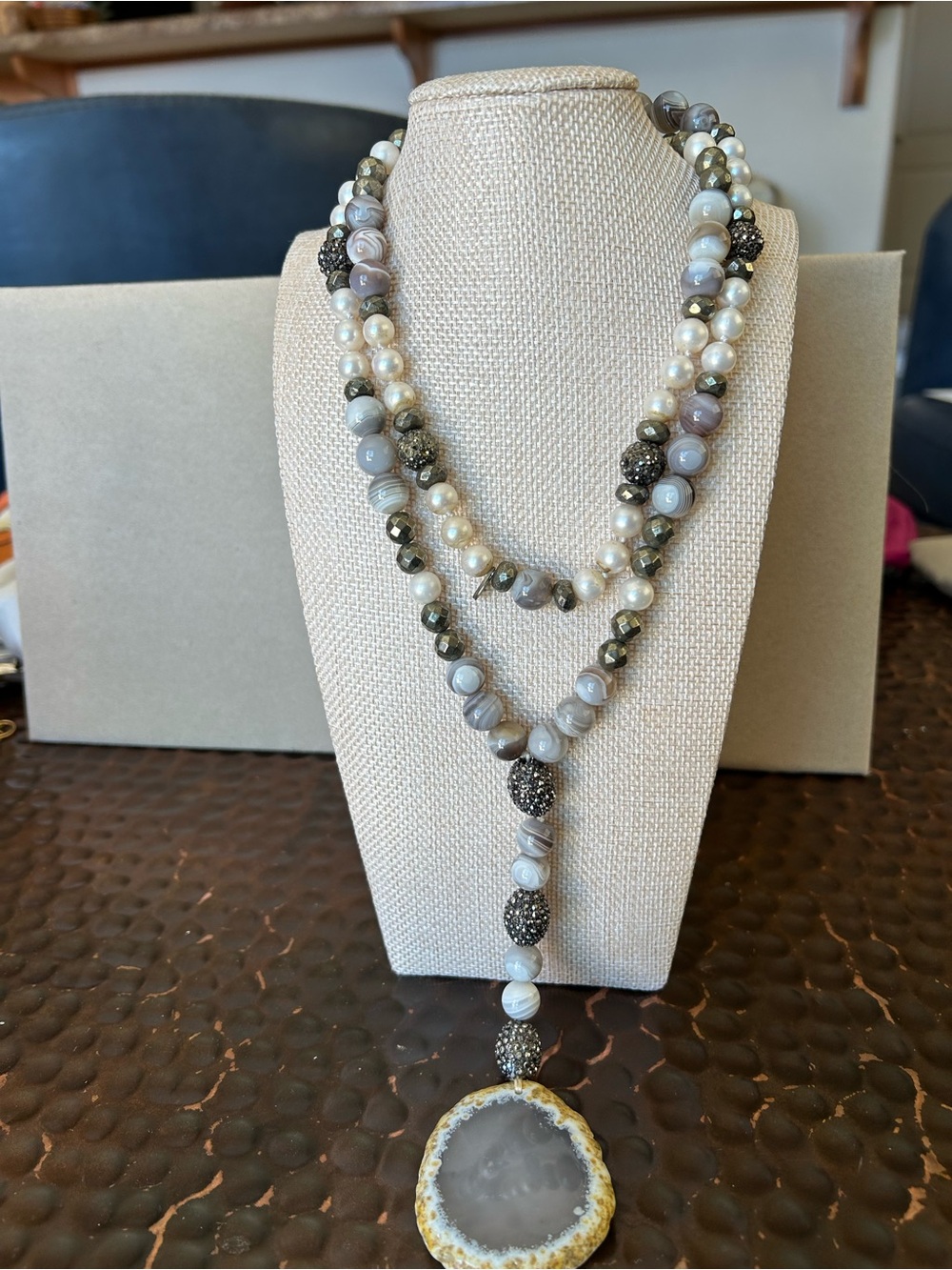 Long Agate Beaded Pendant Necklace 21”